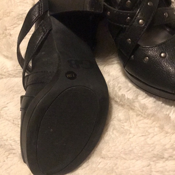 Gianni Bini Black Leather Heels - Picture 4 of 4